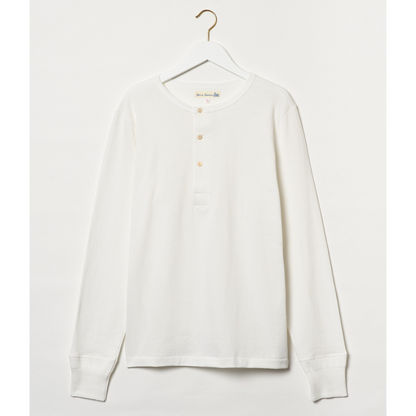 206 Henley white flat lay