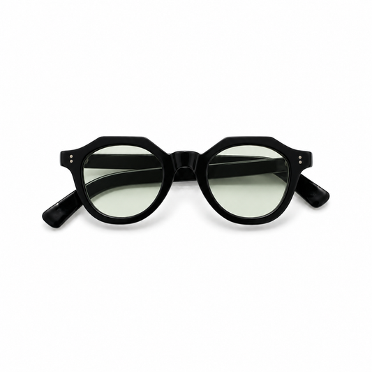 Guépard GP02 accessories with black and green lens, featuring sleek design and protective features for optimal eye safety.