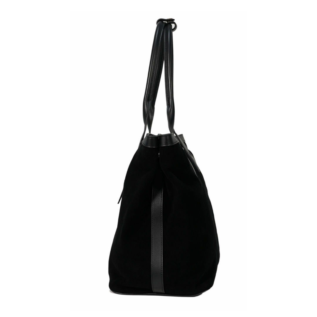Black suede Adam’s Peach 050 tote bag with sleek design and sturdy handles, showcasing its stylish accessory appeal.