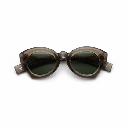 Guepard Guépard Sunglasses GP-M2 with sleek frame and tinted lenses, stylish accessories for sun protection and fashion.