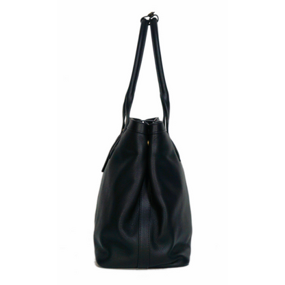 Black leather Adam’s Peach 050 Tote bag with sleek design and sturdy handles, showcasing a stylish accessory for everyday use.