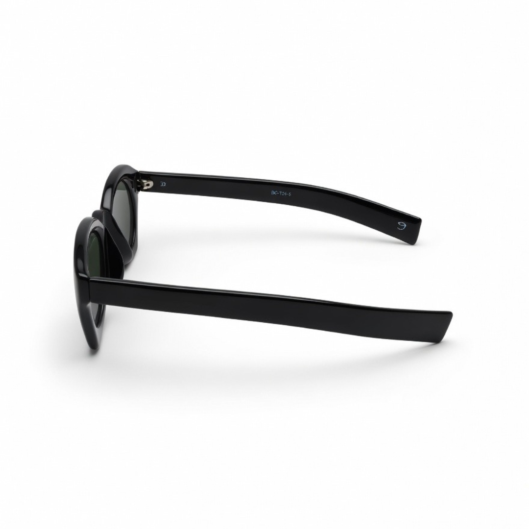 Guepard Guépard Sunglasses GP-M2 with sleek black frame and tinted lenses, stylish accessories for sun protection.